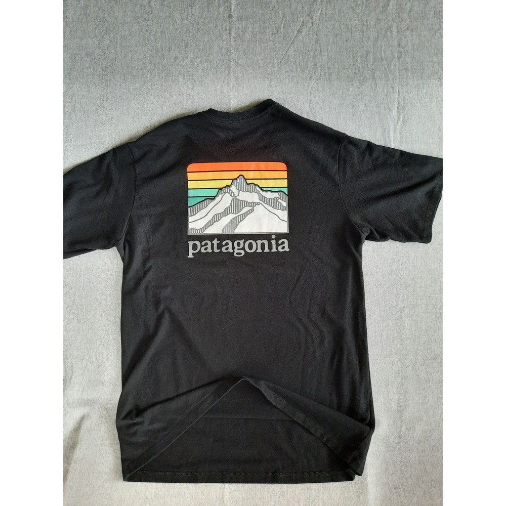 Patagonia Men Small Regular Art Logo Responsibili-Tee SS Pocket Recycle Material